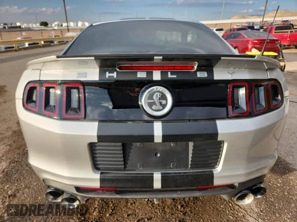 2014 Ford Mustang Shelby GT500 с VIN 1ZVBP8JZ0E5261118, выставлен на аукционе Copart как лот 85494295 с пробегом 12 583 миль миль и Списание • Salvage title. История ставок и продаж доступна на DreamBid. Изображение 6.