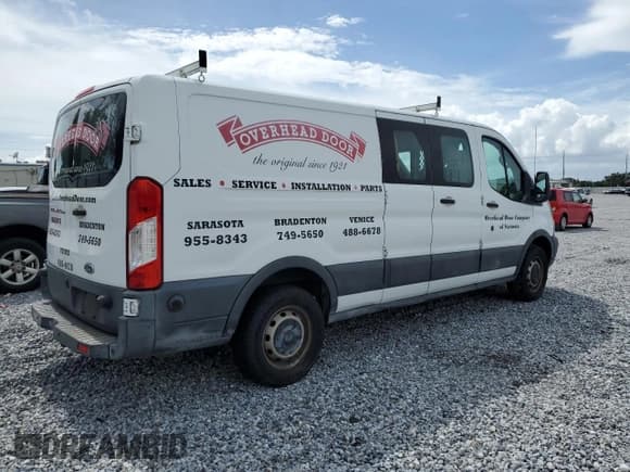 ✅ 2017 Ford Transit • VIN: 1FTYR2ZM2HKA00916 • Лот: 63469325. Опубликован ранее на Copart с пробегом 185 274 миль. Бесплатный доступ к архиву аукционных продаж из США и подробный отчёт об истории автомобиля на DreamBid. Изображение 3.