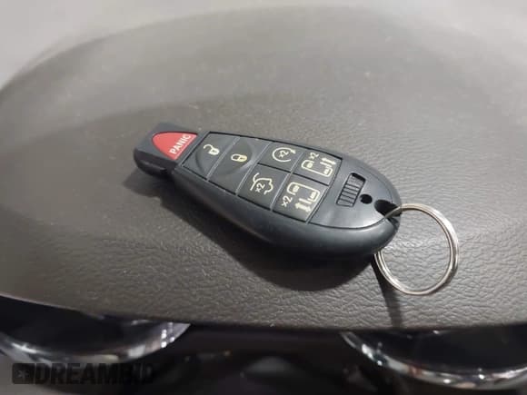 ✅ 2015 Chrysler Town & Country Touring L • VIN: 2C4RC1CG0FR629494 • Lot: 43284740. Listed on IAAI with 121,372 mi. Free auction sales archive from the USA and detailed vehicle history report at DreamBid. Image 11.