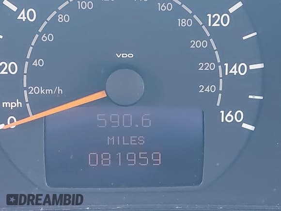 ✅ 2003 Mercedes-Benz CLK 320 • VIN: WDBLK65G43T135984 • Lot: 43843492. Listed on IAAI with 81,959 mi. Free auction sales archive from the USA and detailed vehicle history report at DreamBid. Image 7.