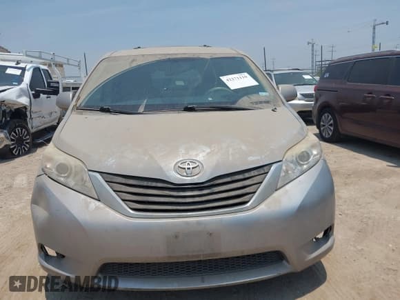 ✅ 2014 Toyota Sienna LE AAS • VIN: 5TDKK3DC6ES442682 • Lot: 42271110. Listed on IAAI with 158,785 mi. Free auction sales archive from the USA and detailed vehicle history report at DreamBid. Image 12.