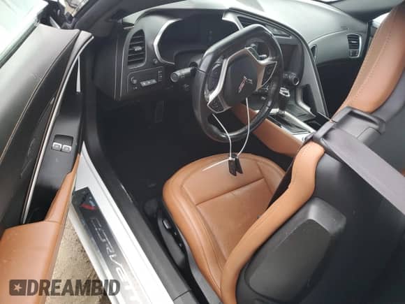 2017 Chevrolet Corvette 2LT с VIN 1G1YD3D76H5116584, выставлен на аукционе Copart как лот 73761684 с пробегом Не указан миль и На запчасти • Non repairable. История ставок и продаж доступна на DreamBid. Изображение 8.