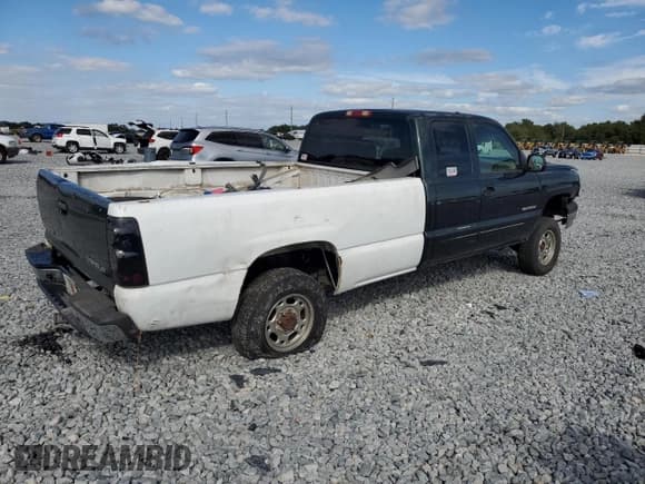 ✅ 2003 Chevrolet Silverado 2500HD LS • VIN: 1GCHK29U03E274062 • Lot: 82757165. Wystawiony na Copart z przebiegiem 329 319 mil. Bezpłatny archiwum sprzedaży aukcyjnych z USA i szczegółowy raport historii pojazdu na DreamBid. Zdjęcie 3.