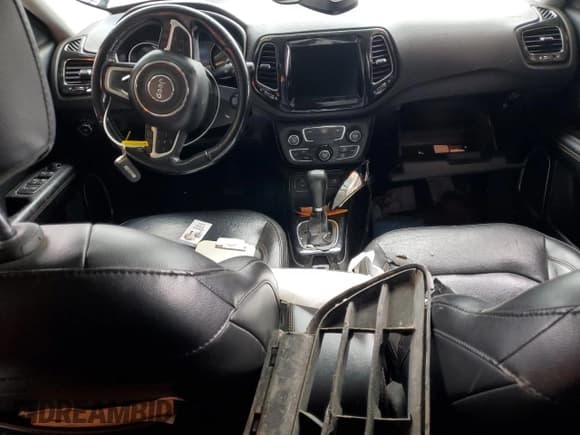 ✅ 2019 Jeep Compass Limited • VIN: 3C4NJCCB8KT675960 • Lot: 82357805. Listed on Copart with Not provided. Free auction sales archive from the USA and detailed vehicle history report at DreamBid. Image 8.