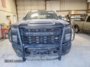✅ 2021 Chevrolet Silverado 2500HD Custom • VIN: 1GC4YME72MF190975 • Lot: 85331215. Wystawiony na Copart z przebiegiem 109 047 mil. Bezpłatny archiwum sprzedaży aukcyjnych z USA i szczegółowy raport historii pojazdu na DreamBid. Zdjęcie 5.