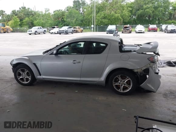 ✅ 2007 Mazda RX-8 Grand Touring • VIN: JM1FE173270210398 • Lot: 42393144. Wystawiony na IAAI z przebiegiem 71 207 mil. Bezpłatny archiwum sprzedaży aukcyjnych z USA i szczegółowy raport historii pojazdu na DreamBid. Zdjęcie 14.