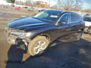 ✅ 2018 Alfa Romeo Stelvio • VIN: ZASFAKAN9J7B79099 • Лот: 93829075. Опубликован ранее на Copart с пробегом 87 486 миль. Бесплатный доступ к архиву аукционных продаж из США и подробный отчёт об истории автомобиля на DreamBid. Изображение 1.