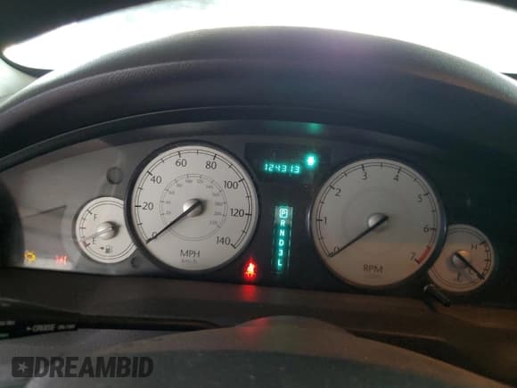 ✅ 2005 Chrysler 300 300 • VIN: 2C3JA43R15H185198 • Lot: 82432745. Listed on Copart with 124,313 mi. Free auction sales archive from the USA and detailed vehicle history report at DreamBid. Image 9.