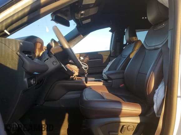 ✅ 2025 Ford Explorer • VIN: 1FMUK7HH4SGA51571 • Lot: 91636995. Listed on Copart with 7,178 mi. Free auction sales archive from the USA and detailed vehicle history report at DreamBid. Image 7.