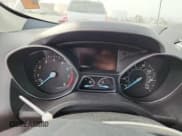 ✅ 2019 Ford Escape SE • VIN: 1FMCU9GD0KUA71057 • Lot: 93626235. Wystawiony na Copart z przebiegiem 98 615 mil. Bezpłatny archiwum sprzedaży aukcyjnych z USA i szczegółowy raport historii pojazdu na DreamBid. Zdjęcie 9.