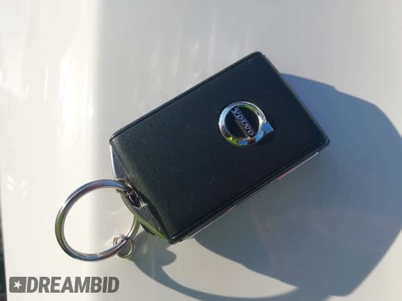 ✅ 2019 Volvo XC60 Momentum • VIN: LYVA22RK6KB206864 • Lot: 43508437. Wystawiony na IAAI z przebiegiem 63 279 mil. Bezpłatny archiwum sprzedaży aukcyjnych z USA i szczegółowy raport historii pojazdu na DreamBid. Zdjęcie 11.