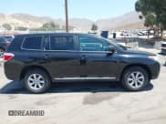 ✅ 2013 Toyota Highlander • VIN: 5TDZA3EHXDS031814 • Lot: 42653046. Wystawiony na IAAI z przebiegiem 155 433 mil. Bezpłatny archiwum sprzedaży aukcyjnych z USA i szczegółowy raport historii pojazdu na DreamBid. Zdjęcie 13.