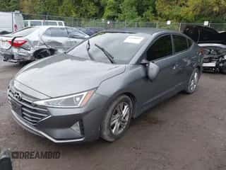 ✅ 2019 Hyundai Elantra SEL • VIN: 5NPD84LF3KH417071 • Лот: 43448892. Размещён на IAAI с пробегом 62 664 миль миль. Получите бесплатный доступ к архиву аукционных продаж из США и посмотрите подробный отчёт об истории автомобиля на DreamBid. Изображение 2.