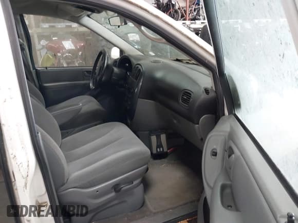 ✅ 2006 Dodge Grand Caravan SXT • VIN: 2D4GP44L36R765047 • Лот: 43665829. Опубликован ранее на IAAI с пробегом 272 692 миль. Бесплатный доступ к архиву аукционных продаж из США и подробный отчёт об истории автомобиля на DreamBid. Изображение 5.