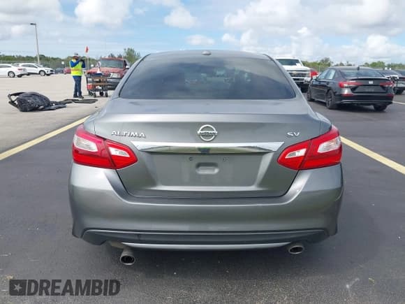 ✅ 2017 Nissan Altima SV • VIN: 1N4AL3AP2HC289746 • Lot: 43468649. Wystawiony na IAAI z przebiegiem 124 948 mil. Bezpłatny archiwum sprzedaży aukcyjnych z USA i szczegółowy raport historii pojazdu na DreamBid. Zdjęcie 16.