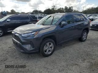 ✅ 2025 Toyota RAV4 XLE • VIN: 2T3P1RFV8SW507908 • Lot: 92042575. Wystawiony na Copart z przebiegiem 13 471 mil. Bezpłatny archiwum sprzedaży aukcyjnych z USA i szczegółowy raport historii pojazdu na DreamBid. Zdjęcie 1.