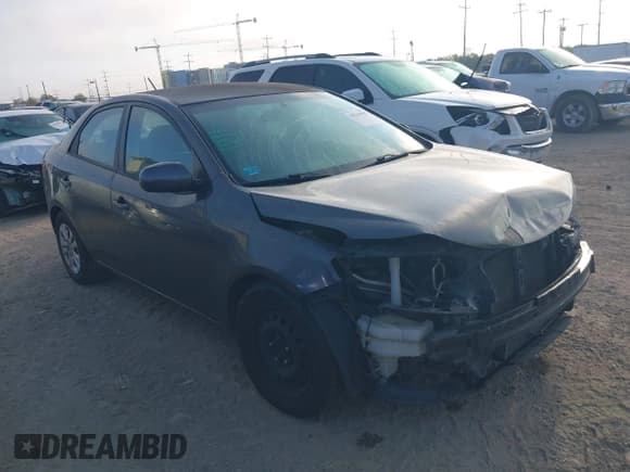 ✅ 2013 Kia Forte EX • VIN: KNAFU4A22D5683881 • Lot: 43544087. Wystawiony na IAAI z przebiegiem 176 117 mil. Bezpłatny archiwum sprzedaży aukcyjnych z USA i szczegółowy raport historii pojazdu na DreamBid. Zdjęcie 1.