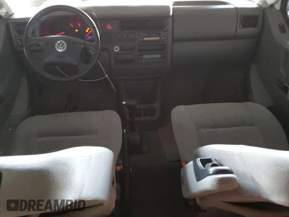 ✅ 2002 Volkswagen EuroVan GLS • VIN: WV2KB47072H012135 • Lot: 84215364. Wystawiony na Copart z przebiegiem 170 220 mil. Bezpłatny archiwum sprzedaży aukcyjnych z USA i szczegółowy raport historii pojazdu na DreamBid. Zdjęcie 8.