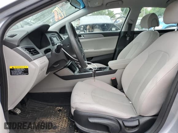 ✅ 2015 Hyundai Sonata SE • VIN: 5NPE24AF8FH149228 • Lot: 57872515. Wystawiony na Copart z przebiegiem 136 628 mil. Bezpłatny archiwum sprzedaży aukcyjnych z USA i szczegółowy raport historii pojazdu na DreamBid. Zdjęcie 7.