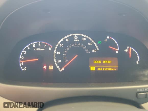 ✅ 2006 Hyundai Azera SE • VIN: KMHFC46F46A080437 • Lot: 81836775. Listed on Copart with 219,908 mi. Free auction sales archive from the USA and detailed vehicle history report at DreamBid. Image 9.