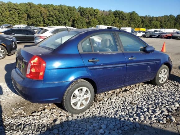 2008 Hyundai Accent GLS z VIN KMHCN46C58U175979, wystawiony jako Copart lot #76786744 z przebiegiem 124 564 mil mil oraz Czysty tytuł • Clean title. Historia ofert i sprzedaży dostępna na DreamBid. Obrazek 3.