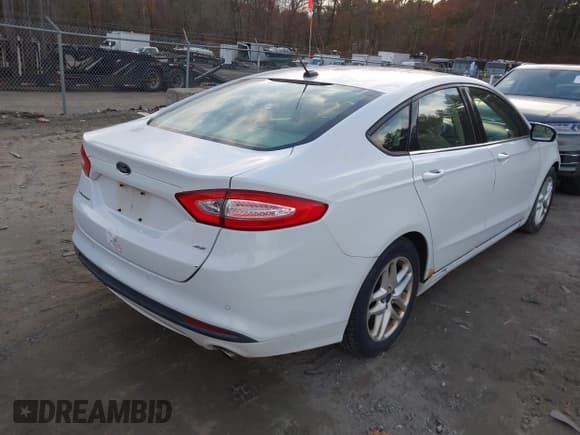 ✅ 2013 Ford Fusion SE • VIN: 3FA6P0H79DR158839 • Lot: 43608252. Wystawiony na IAAI z przebiegiem 197 277 mil. Bezpłatny archiwum sprzedaży aukcyjnych z USA i szczegółowy raport historii pojazdu na DreamBid. Zdjęcie 4.