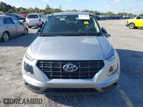 ✅ 2020 Hyundai Venue SE • VIN: KMHRB8A36LU040553 • Lot: 41273303. Listed on IAAI with 75,449 mi. Free auction sales archive from the USA and detailed vehicle history report at DreamBid. Image 12.