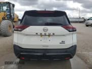 ✅ 2023 Nissan Rogue SV • VIN: JN8BT3BA5PW006038 • Lot: 86155645. Wystawiony na Copart z przebiegiem 24 882 mil. Bezpłatny archiwum sprzedaży aukcyjnych z USA i szczegółowy raport historii pojazdu na DreamBid. Zdjęcie 6.