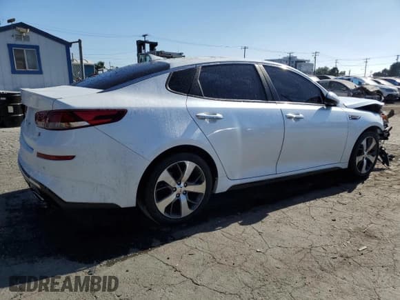 ✅ 2020 Kia Optima S • VIN: 5XXGT4L33LG413505 • Lot: 67323085. Listed on Copart with 77,254 mi. Free auction sales archive from the USA and detailed vehicle history report at DreamBid. Image 3.