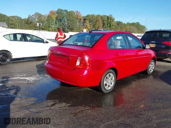 ✅ 2011 Hyundai Accent GLS • VIN: KMHCN4AC8BU614493 • Lot: 43541104. Wystawiony na IAAI z przebiegiem 218 299 mil. Bezpłatny archiwum sprzedaży aukcyjnych z USA i szczegółowy raport historii pojazdu na DreamBid. Zdjęcie 4.