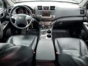 ✅ 2012 Toyota Highlander • VIN: 5TDBK3EH1CS153068 • Lot: 91176545. Listed on Copart with 157,444 mi. Free auction sales archive from the USA and detailed vehicle history report at DreamBid. Image 8.