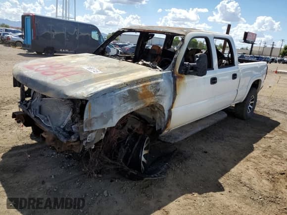 ✅ 2006 Chevrolet Silverado 2500HD LT1 • VIN: 1GCHC23276F122864 • Лот: 71861745. Опубликован ранее на Copart с пробегом Не указан. Бесплатный доступ к архиву аукционных продаж из США и подробный отчёт об истории автомобиля на DreamBid. Изображение 1.