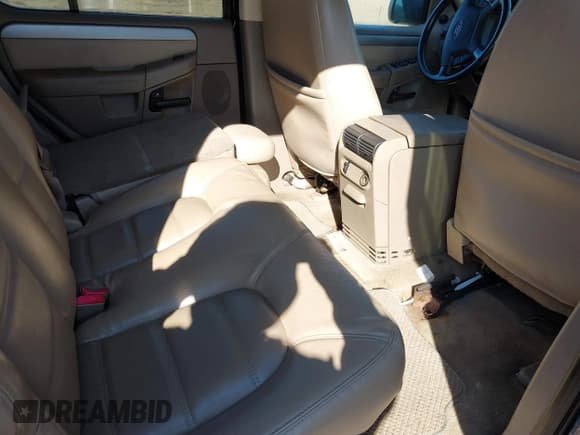 ✅ 2003 Ford Explorer XLT • VIN: 1FMZU73K03UB51320 • Lot: 41906977. Listed on IAAI with Not provided. Free auction sales archive from the USA and detailed vehicle history report at DreamBid. Image 8.
