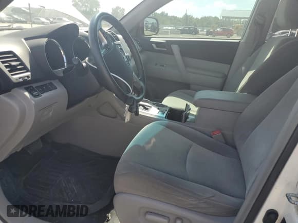 ✅ 2013 Toyota Highlander SE • VIN: 5TDZK3EH5DS103015 • Лот: 81876345. Опубликован ранее на Copart с пробегом 173 139 миль. Бесплатный доступ к архиву аукционных продаж из США и подробный отчёт об истории автомобиля на DreamBid. Изображение 7.