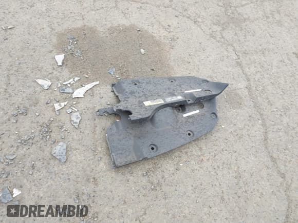 ✅ 2024 Toyota Crown XLE • VIN: JTDAAAAF5R3029757 • Lot: 41773356. Wystawiony na IAAI z przebiegiem 13 510 mil. Bezpłatny archiwum sprzedaży aukcyjnych z USA i szczegółowy raport historii pojazdu na DreamBid. Zdjęcie 12.