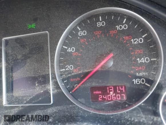 ✅ 2004 Audi A4 1.8T • VIN: WAULC68E14A287000 • Lot: 41591065. Listed on IAAI with 240,607 mi. Free auction sales archive from the USA and detailed vehicle history report at DreamBid. Image 7.