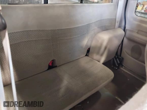 ✅ 2000 Ford F-150 XL • VIN: 1FTRX17W4YNB67723 • Lot: 43887880. Listed on IAAI with 193,537 mi. Free auction sales archive from the USA and detailed vehicle history report at DreamBid. Image 8.