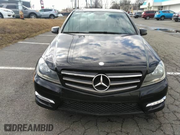 ✅ 2014 Mercedes-Benz C 300 Sport • VIN: WDDGF8AB6ER321318 • Lot: 41542545. Listed on IAAI with 109,829 mi. Free auction sales archive from the USA and detailed vehicle history report at DreamBid. Image 12.