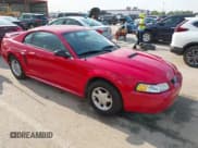 ✅ 1999 Ford Mustang • VIN: 1FAFP4047XF109522 • Lot: 42431256. Wystawiony na IAAI z przebiegiem 118 749 mil. Bezpłatny archiwum sprzedaży aukcyjnych z USA i szczegółowy raport historii pojazdu na DreamBid. Zdjęcie 1.