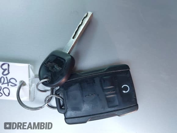 ✅ 2017 Chevrolet Silverado 1500 LT • VIN: 3GCUKREC8HG391148 • Lot: 43299861. Listed on IAAI with 137,132 mi. Free auction sales archive from the USA and detailed vehicle history report at DreamBid. Image 11.