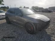 ✅ 2017 Porsche Cayenne GTS • VIN: WP1AD2A22HLA83654 • Lot: 52196695. Wystawiony na Copart z przebiegiem 119 327 mil. Bezpłatny archiwum sprzedaży aukcyjnych z USA i szczegółowy raport historii pojazdu na DreamBid. Zdjęcie 4.