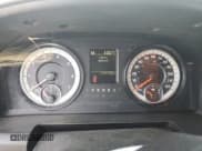 ✅ 2018 Ram 2500 Tradesman • VIN: 3C6UR4CJ7JG215219 • Lot: 55061495. Wystawiony na Copart z przebiegiem 177 075 mil. Bezpłatny archiwum sprzedaży aukcyjnych z USA i szczegółowy raport historii pojazdu na DreamBid. Zdjęcie 9.