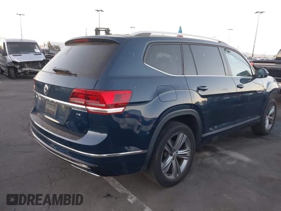 ✅ 2018 Volkswagen Atlas SE • VIN: 1V2FR2CA5JC554066 • Лот: 43646489. Опубликован ранее на IAAI с пробегом 113 826 миль. Бесплатный доступ к архиву аукционных продаж из США и подробный отчёт об истории автомобиля на DreamBid. Изображение 4.