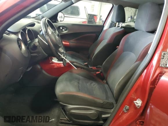 ✅ 2014 Nissan Juke Nismo • VIN: JN8AF5MV0ET484672 • Lot: 69854645. Wystawiony na Copart z przebiegiem 119 162 mil. Bezpłatny archiwum sprzedaży aukcyjnych z USA i szczegółowy raport historii pojazdu na DreamBid. Zdjęcie 7.