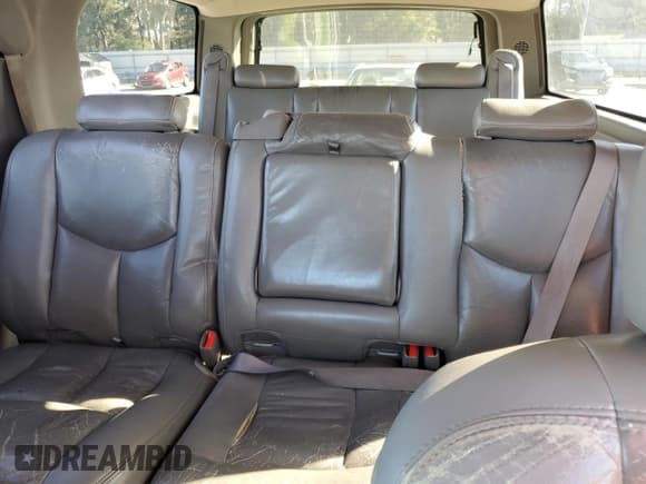 ✅ 2006 Chevrolet Suburban LS • VIN: 1GNFK16ZX6J130796 • Лот: 84627724. Опубликован ранее на Copart с пробегом 287 830 миль. Бесплатный доступ к архиву аукционных продаж из США и подробный отчёт об истории автомобиля на DreamBid. Изображение 10.