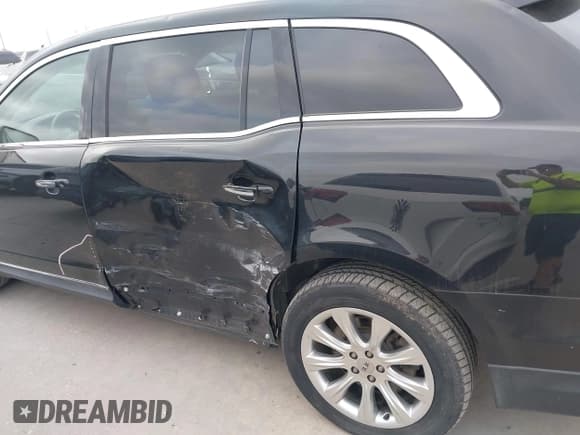 ✅ 2014 Lincoln MKT EcoBoost • VIN: 2LMHJ5AT9EBL55311 • Lot: 42162336. Wystawiony na IAAI z przebiegiem 28 045 mil. Bezpłatny archiwum sprzedaży aukcyjnych z USA i szczegółowy raport historii pojazdu na DreamBid. Zdjęcie 6.