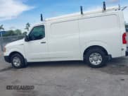 ✅ 2020 Nissan NV Cargo S • VIN: 1N6BF0KY2LN808767 • Lot: 42693083. Wystawiony na IAAI z przebiegiem 73 584 mil. Bezpłatny archiwum sprzedaży aukcyjnych z USA i szczegółowy raport historii pojazdu na DreamBid. Zdjęcie 14.