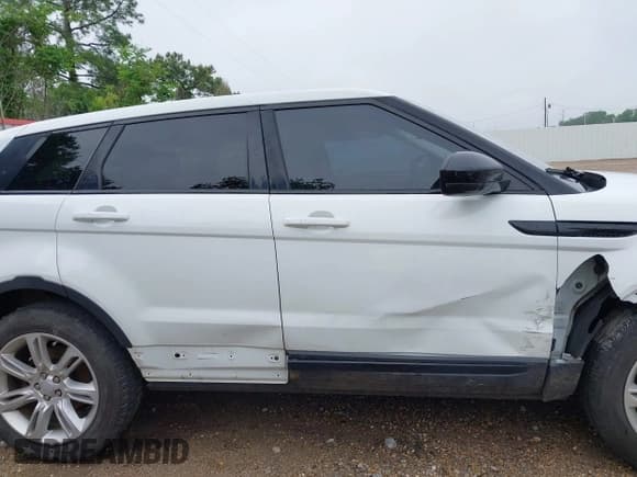 ✅ 2017 Land Rover Range Rover Evoque SE • VIN: SALVP2BG3HH224604 • Lot: 42073927. Listed on IAAI with 77,620 mi. Free auction sales archive from the USA and detailed vehicle history report at DreamBid. Image 13.