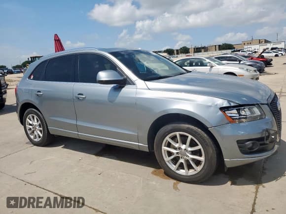 ✅ 2011 Audi Q5 Premium • VIN: WA1CFAFP6BA102741 • Lot: 64840665. Wystawiony na Copart z przebiegiem 166 822 mil. Bezpłatny archiwum sprzedaży aukcyjnych z USA i szczegółowy raport historii pojazdu na DreamBid. Zdjęcie 4.
