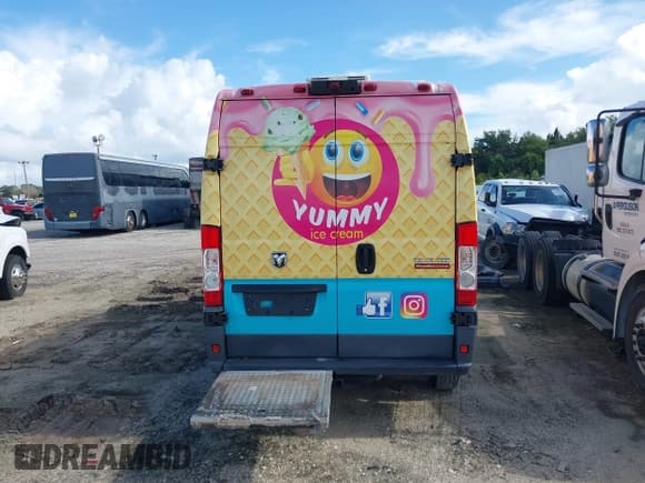 ✅ 2018 Ram ProMaster Cargo • VIN: 3C6TRVDG6JE124684 • Lot: 43386609. Wystawiony na IAAI z przebiegiem 135 516 mil. Bezpłatny archiwum sprzedaży aukcyjnych z USA i szczegółowy raport historii pojazdu na DreamBid. Zdjęcie 17.